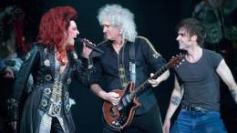 Guest appearance: Brian May live at the Mehr! Theater, Hamburg, Germany (WWRY musical premiere)