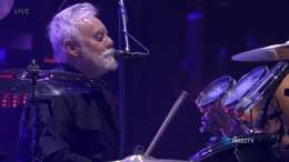Guest appearance: Roger Taylor live at the Atlantic Station, Atlanta, GA, USA (Super Saturday Night with Foo Fighters)