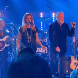 Guest appearance: Roger Taylor live at the Helsinki, Finland (with SAS Band)