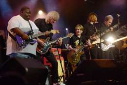 Concert photo: Brian May live at the Palladium, London, UK (James Burton and Friends) [04.06.2023]