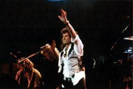 Concert photo: Brian May live at the Vredenburg, Utrecht, The Netherlands [23.09.1998]