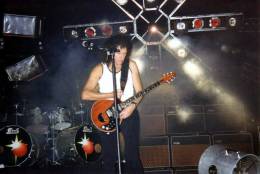 Concert photo: Brian May live at the National Indoor Arena, Birmingham, UK [28.10.1998]