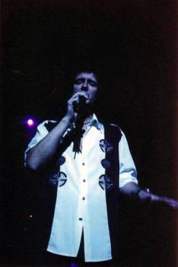 Concert photo: Brian May live at the National Indoor Arena, Birmingham, UK [28.10.1998]