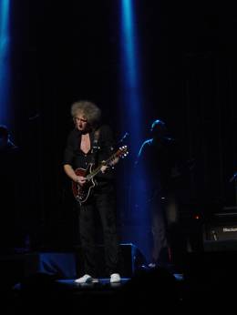 Concert photo: Brian May live at the Cliffs Pavillion, Southend, UK [19.05.2011]