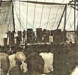 Concert photo: Queen live at the Tregye Country Club, Carnon Downs Festival, Truro, UK [21.08.1971]