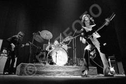 Concert photo: Queen live at the New Theatre, Oxford, UK [20.11.1973]