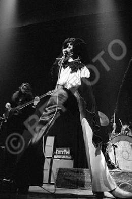 Concert photo: Queen live at the New Theatre, Oxford, UK [20.11.1973]