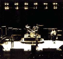 Concert photo: Queen live at the Congres Gebouw, Hague, The Netherlands [08.12.1974]