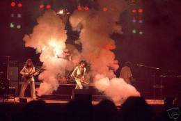 Concert photo: Queen live at the Empire Theatre, Liverpool, UK [15.11.1975]