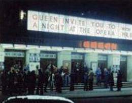 Concert photo: Queen live at the Hammersmith Odeon, London, UK [29.11.1975]