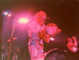 Concert photo: Queen live at the Convention Centre, Indianapolis, IN, USA [16.01.1977]