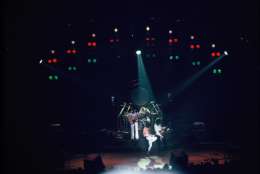 Concert photo: Queen live at the Civic Centre, Ottawa, Canada [25.01.1977]