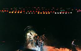 Concert photo: Queen live at the Long Beach Arena, Long Beach, CA, USA [21.12.1977]