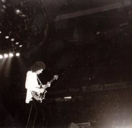 Concert photo: Queen live at the Ahoy Hall, Rotterdam, The Netherlands [19.04.1978]