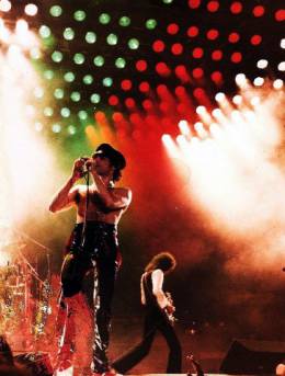 Concert photo: Queen live at the Madison Square Garden, New York, NY, USA [16.11.1978]