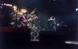 Concert photo: Queen live at the Westfallenhalle, Dortmund, Germany [21.01.1979]