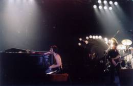 Concert photo: Queen live at the Westfallenhalle, Dortmund, Germany [21.01.1979]