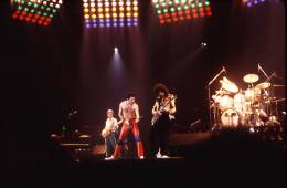 Concert photo: Queen live at the Rosemont Horizon, Rosemont, IL, USA [19.09.1980]
