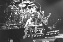 Concert photo: Queen live at the War Memorial Auditorium, Syracuse, NY, USA [24.09.1980]