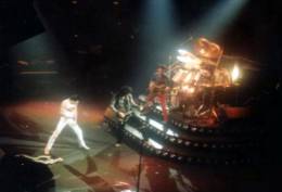 Concert photo: Queen live at the Festhalle, Frankfurt, Germany [14.12.1980]