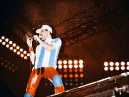 Concert photo: Queen live at the Estadio José Amalfitani de Velez Sarsfield, Buenos Aires, Argentina [08.03.1981]
