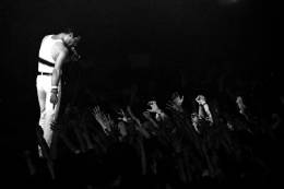 Concert photo: Queen live at the Hallenstadion, Zurich, Switzerland [16.04.1982]