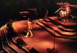 Concert photo: Queen live at the Festhalle, Frankfurt, Germany [26.09.1984]