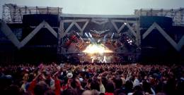Concert photo: Queen live at the Rasunda Fotbollstadion, Stockholm, Sweden [07.06.1986]