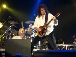 Concert photo: Queen + Paul Rodgers live at the Palacio De Deportes, Madrid, Spain [01.04.2005]