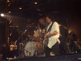 Concert photo: Queen + Paul Rodgers live at the Nelson Mandela Forum, Firenze, Italy [07.04.2005]