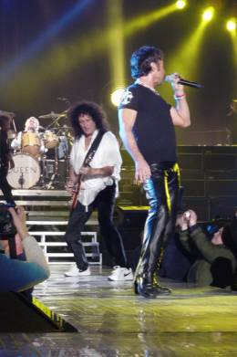 Concert photo: Queen + Paul Rodgers live at the Arena, Budapest, Hungary [23.04.2005]