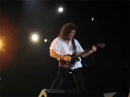Concert photo: Queen + Paul Rodgers live at the Hallam, Sheffield, UK [09.05.2005]