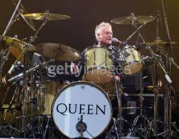 Concert photo: Queen + Paul Rodgers live at the Saitama Arena, Saitama, Japan [26.10.2005]