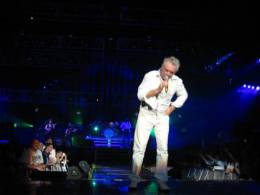 Concert photo: Queen + Paul Rodgers live at the Cox Arena, San Diego, CA, USA [01.04.2006]