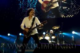 Concert photo: Queen + Paul Rodgers live at the Olympic Sports Complex, Moscow, Russia [15.09.2008]