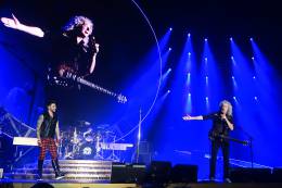 Concert photo: Queen + Adam Lambert live at the Festhalle, Frankfurt, Germany [07.02.2015]