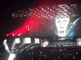 Concert photo: Queen + Adam Lambert live at the Unipol Arena, Bologna, Italy [10.11.2017]